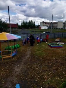 Священник посетил воспитанников детского сада в селе Вирга