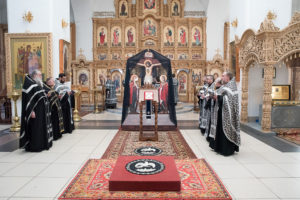 Митрополит Серафим совершил вечерню с чином Пассии в Нижнеломовском Успенском женском монастыре
