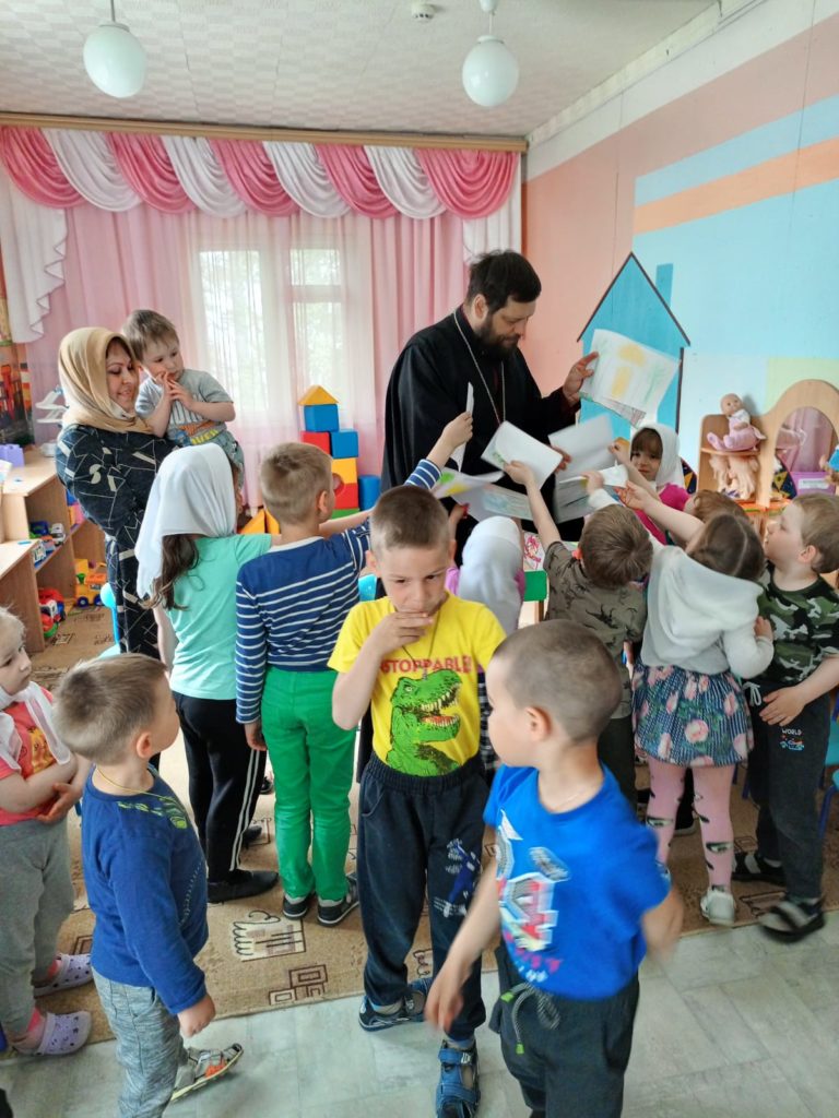 Настоятель посетил детский сад с.Вирга
